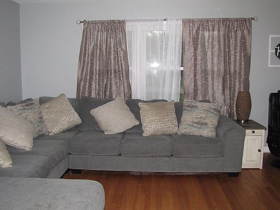 3rd image of 111 S Broadview Circle Dr