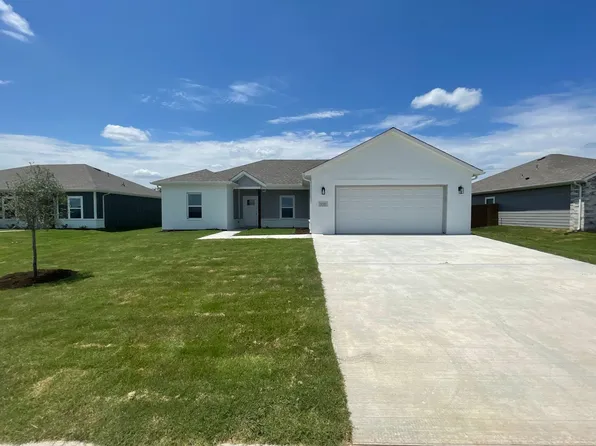 3712 Skylane Ave, Corsicana, TX 75110