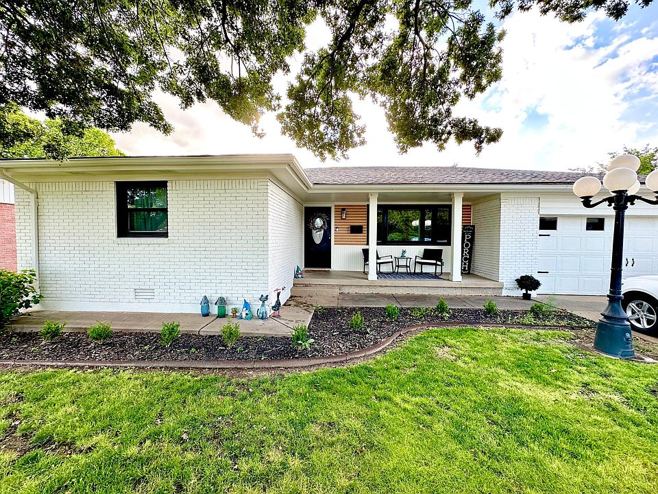 1st image of 412 Foster Ln