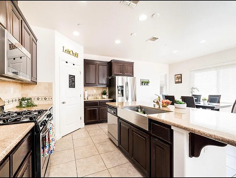 1475 Leonard Ct — Photo 7