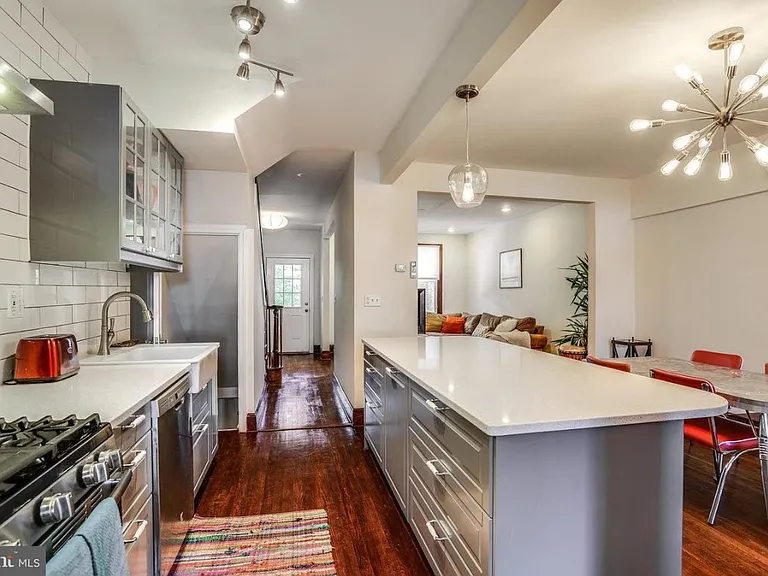 437 Ingraham St NW — Photo 9