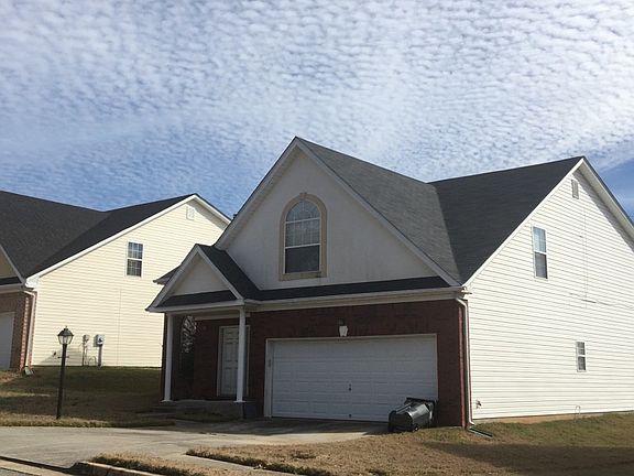 2nd image of 2582 Pierce Cir