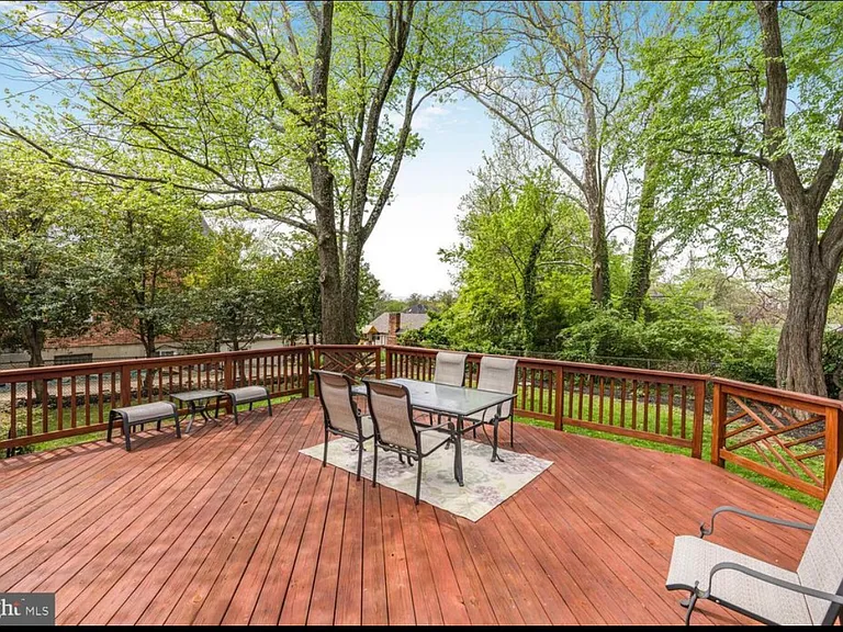 2622 N Lexington St — Photo 19