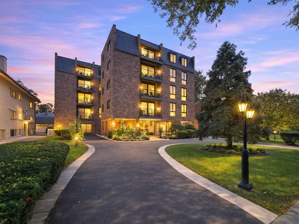 1417 Bonnie Brae Pl APT 2A, River Forest, IL 60305