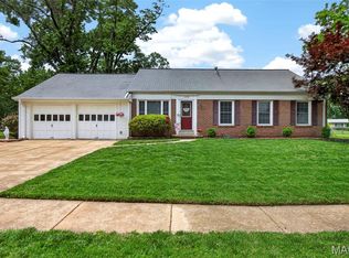1375 Burning Tree Dr, Florissant, MO 63033