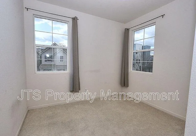 10921 Oakham Dr — Photo 23