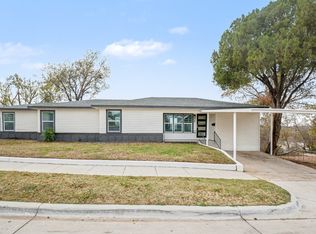 928 Ash Crescent St, Fort Worth, TX 76104