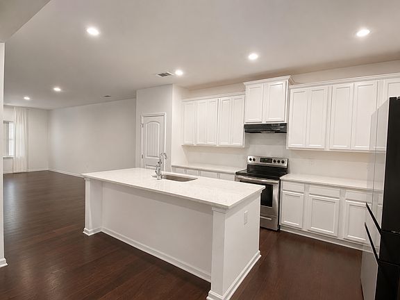 2nd image of 545 Ruths Dr