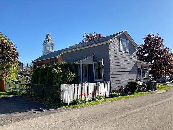 1st image of 23 Swan Pl