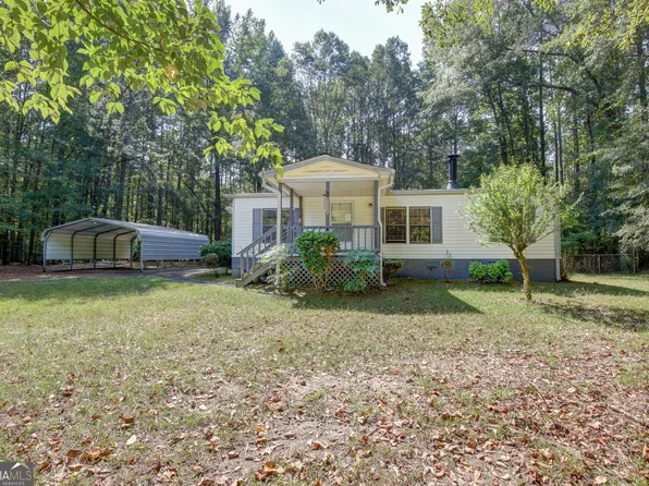 18 Peachtree Lake Dr, Sharpsburg, GA 30277
