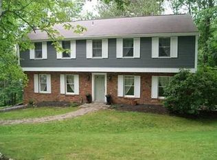 9825 Woodland Rd N, Pittsburgh, PA 15237