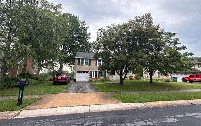 1st image of 335 Folkstone Way