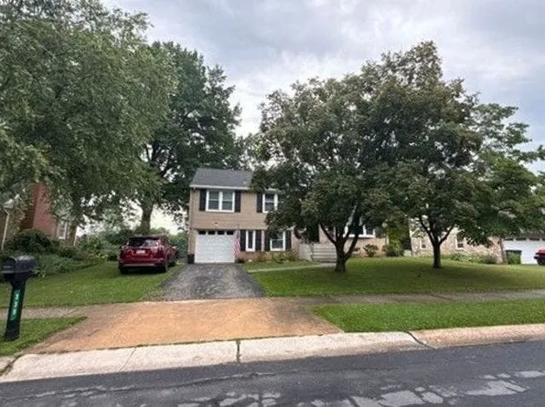 335 Folkstone Way, York, PA 17402