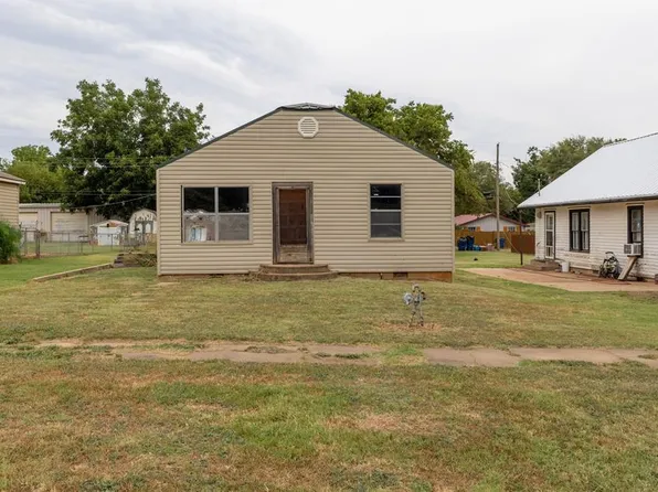 216 E Fay Ave, Kingfisher, OK 73750
