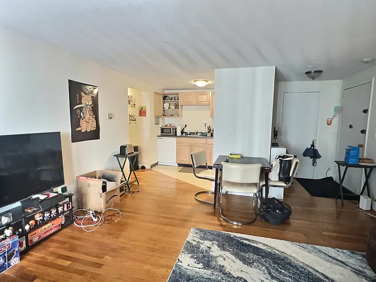 1039 Commonwealth Ave #12 — Photo 3