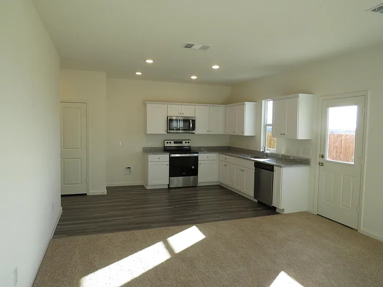 1906 Chapel Hill Rd — Photo 25