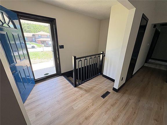 5th image of 2405 SW Madrid Ct