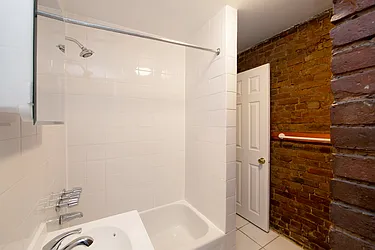 Rented by R New York