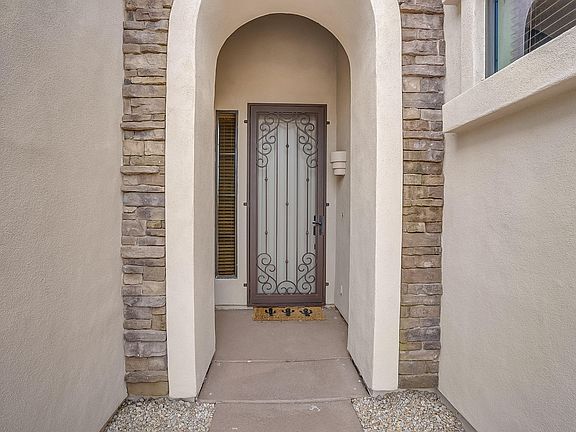 5th image of 2830 N Rowen Cir