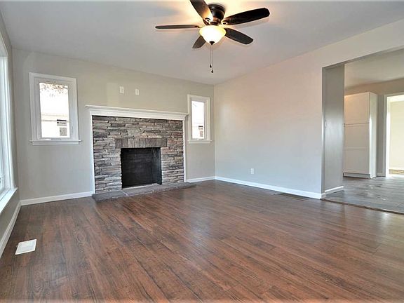 3rd image of 2009 E Blackford Ave