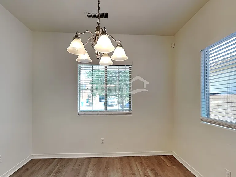 18641 W Mission Ln — Photo 5