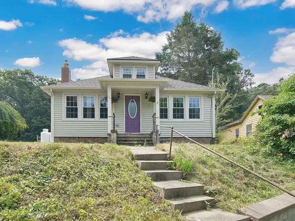22 Manchonis Rd, Wilbraham, MA 01095