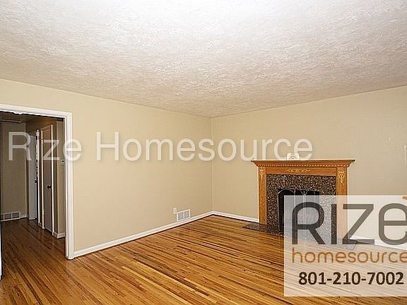 3rd image of 641 N American Beauty Dr