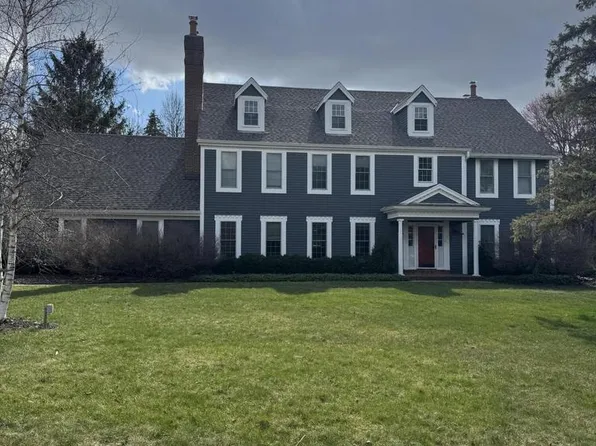 21065 Bradford LANE, Brookfield, WI 53045