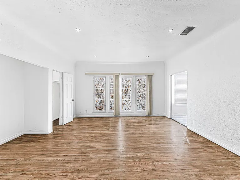 1503 S. Shenandoah St. — Photo 8