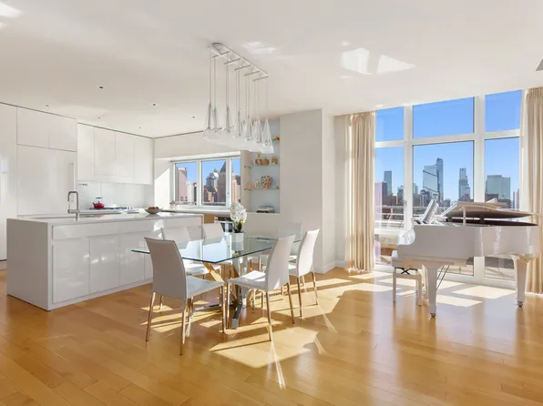 555 West 59th Street image 3 of 14