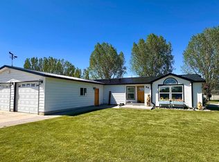 36 Mission Rd, Riverton, WY 82501