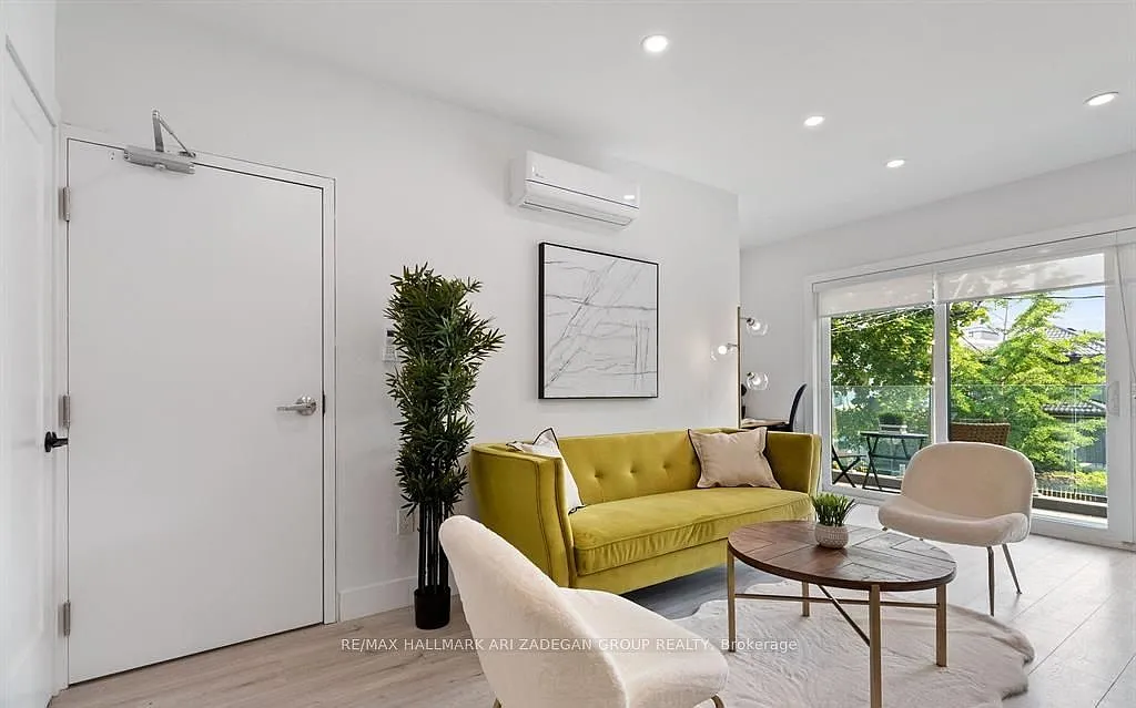3 bed, $3,652 — Photo 3