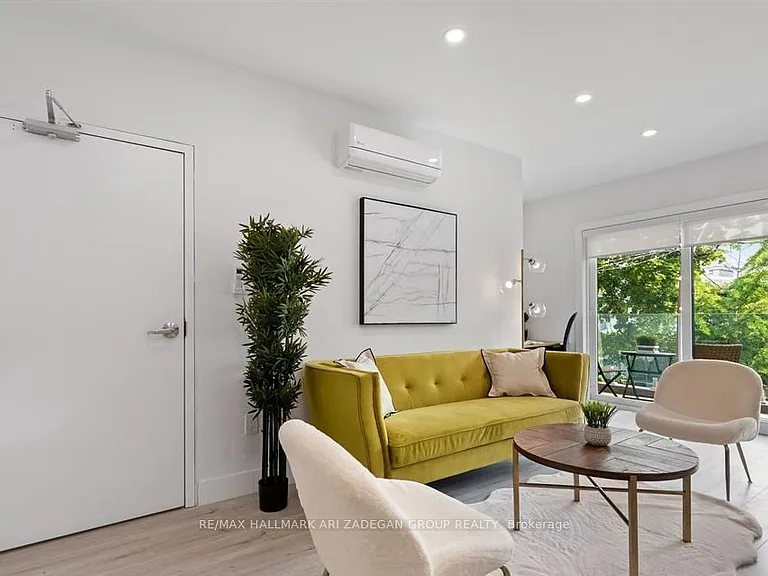 16 Minto St #2 — Photo 3