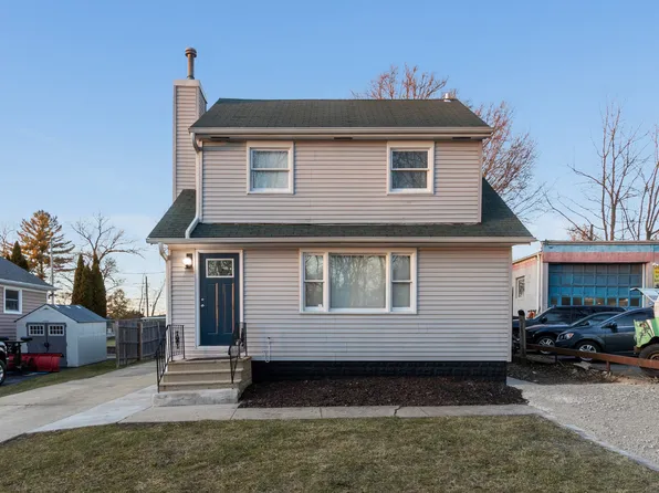 1418 North Ave, Aurora, IL 60505