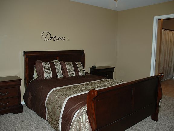 5th image of 447 Grixdale Ln