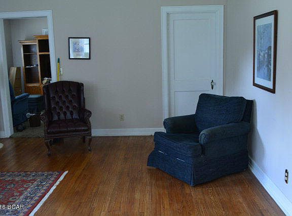 3rd image of 2915 Green St
