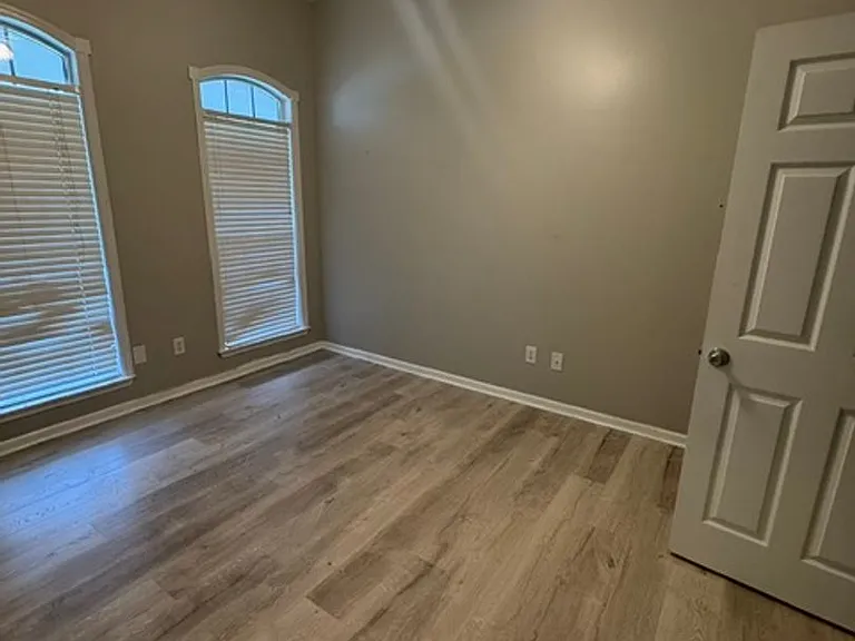 377 Sandleton Way — Photo 27