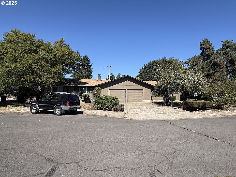2nd image of 2592/96 Benson Ln