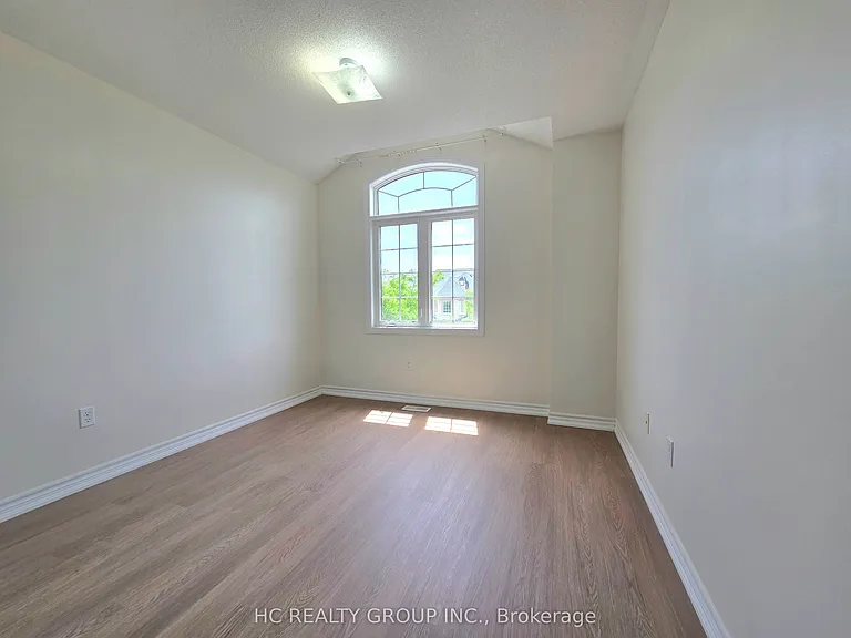 703 Hammersly Blvd — Photo 17
