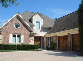 552 Rivershire Pl, Lincolnshire, IL 60069