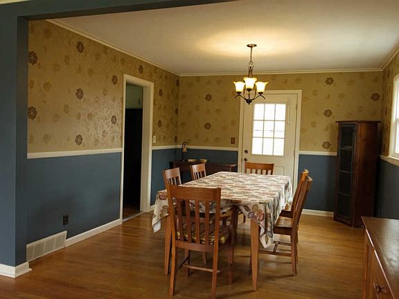 3rd image of 512 Laurel Dr