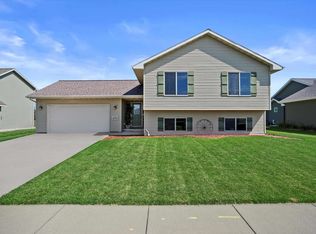 1941 Justin Dr, Omro, WI 54963