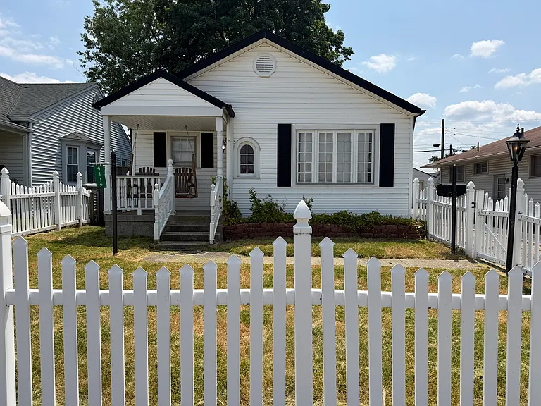 4112 Fulton Ave — Photo 2