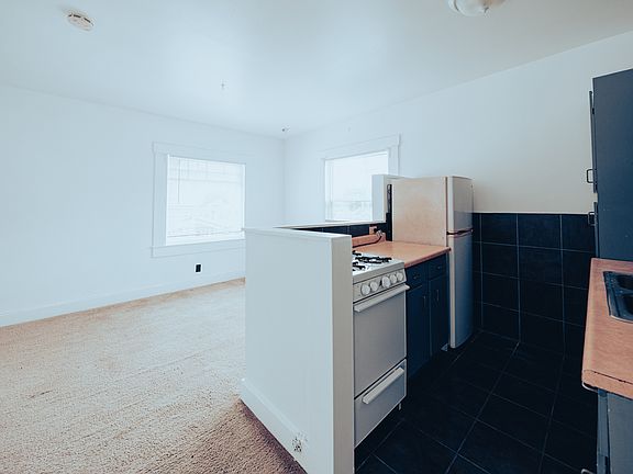4th image of 4068-4072 Ingalls St #70