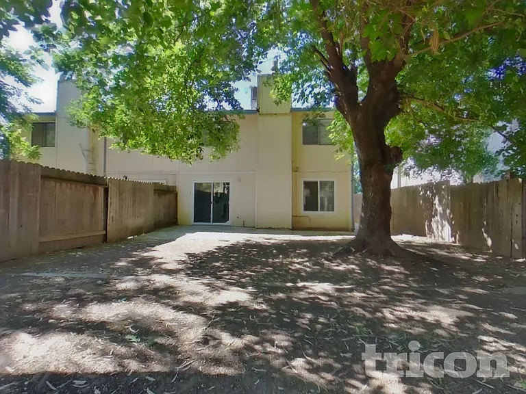 1107 Nadene Dr — Photo 15