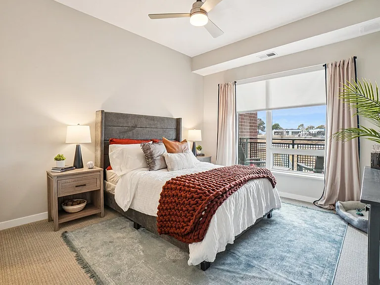 Lyra Apartments — Photo 6