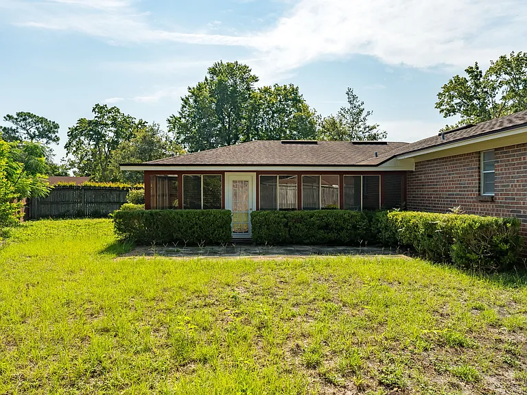 261 Dillon Dr — Photo 12