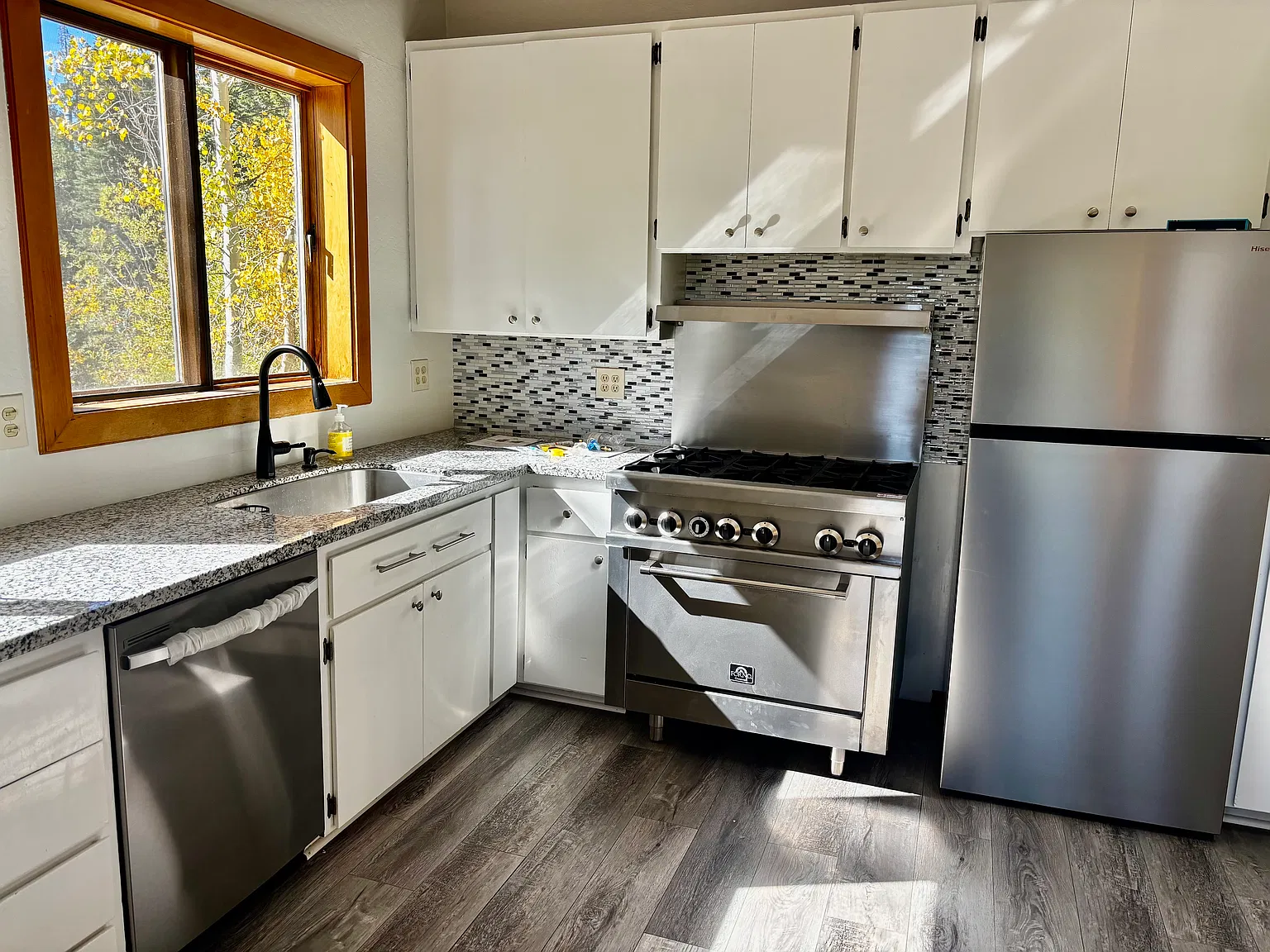 2 bed, 1064 sqft, $3,500 — Photo 3