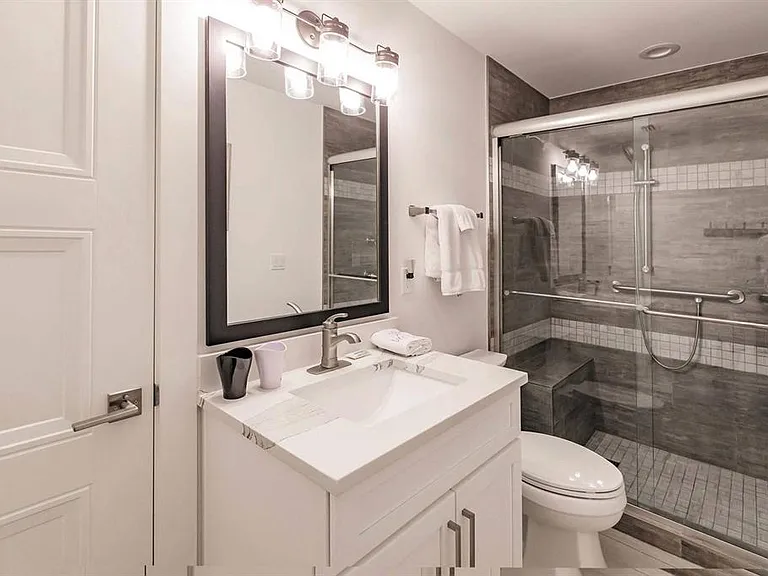 1125 W Peppertree Dr #102 — Photo 29