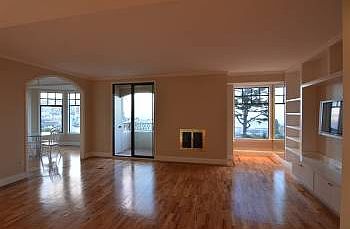 5th image of 990 Green St APT 4